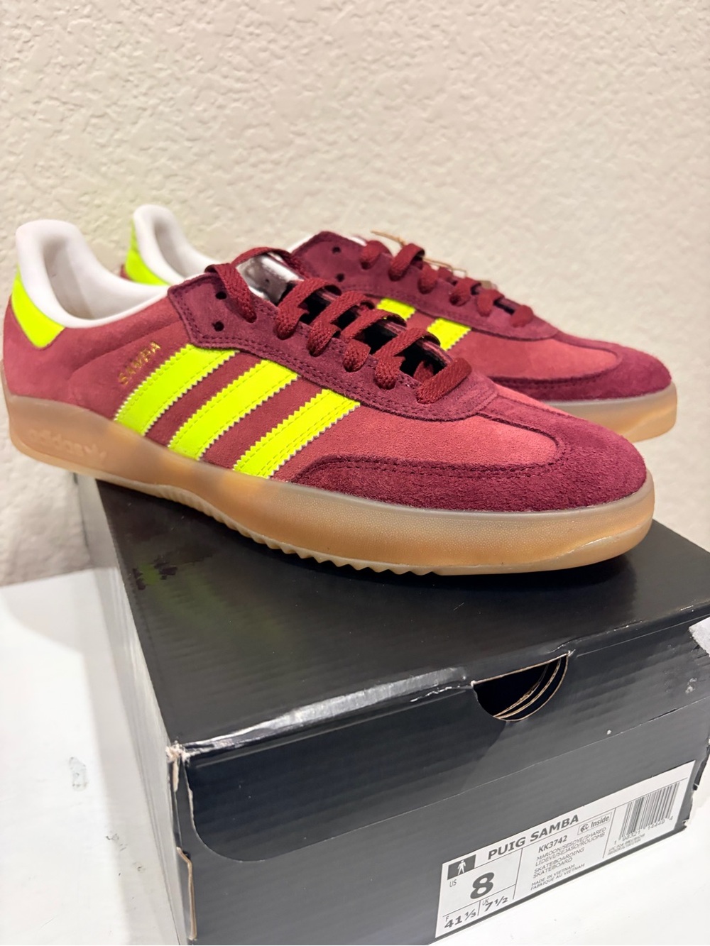 Men’s 8 Adidas Puig Samba Maroon and Neon NWT